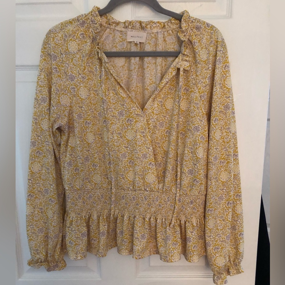 Melloday BOHO ruffled V neck bouncy blouse medium